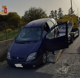 Catania, Polizia scova pregiudicati al Villaggio Ippocampo di mare: multe e auto sequestrata