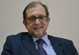 L'infettivologo Iacobello: «Ricoveri ridimensionati, ottimista per l'estate»