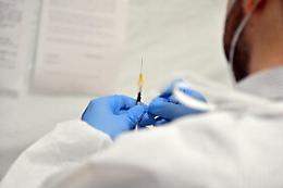 Vaccini, code all'hub di Palermo dopo i due giorni di stop AstraZeneca