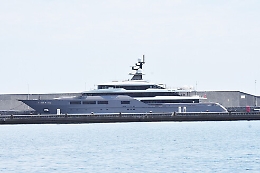 Lo yacht da sogno di Carlo De Benedetti "Solo" nel porto di Riposto