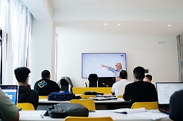 Posti di lavoro e formazione gratuita per i percettori del reddito di cittadinanza