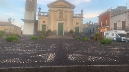 Pioggia di cenere vulcanica ricopre il paese di Santa Venerina (Ct)