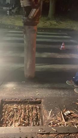 Catania, lavori notturni anche con il Canal Jet per pulizie tombini e caditoie