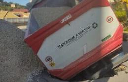 Voragine "inghiotte" camion