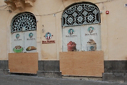 Meteo, supermercati svuotati e negozi barricati: &egrave; panico "Medicane"