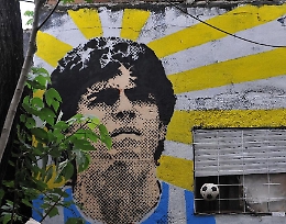 «Buon compleanno Diego», Napoli celebra il suo eroe