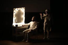 Il testo di Federico Fiorenza, secondo vincitore di “Catania premia Catania”, in scena stasera