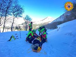 Accusa un malore durante ciaspolata: 51enne soccorsa a Piano Cervi