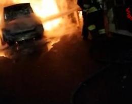 Due auto e un furgoncino incendiati in fondo agricolo a Partinico