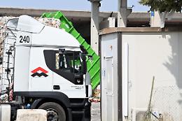 Trovato cadavere in cointaner della raccolta differenziata