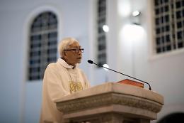 Hong Kong: media, arrestato il cardinale Joseph Zen