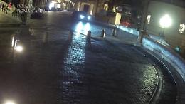 Con la Maserati gi&ugrave; della scalinata di Trinit&agrave; dei Monti: denunciato