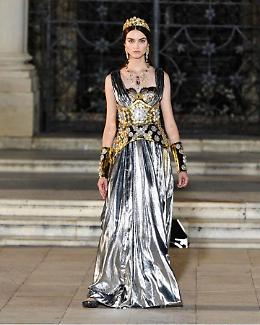 L'Alta Moda di Dolce&amp;Gabbana sfila a Siracusa: è spettacolo in piazza Duomo