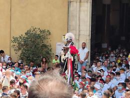 Agrigento, bagno di folla per San Calogero