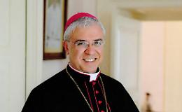 Monsignor Renna sul ruolo della politica: «Ripartire dall'umiltà per riconquistare credibilità»