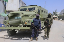 Somalia: colpi di mortaio mentre si approva il nuovo governo