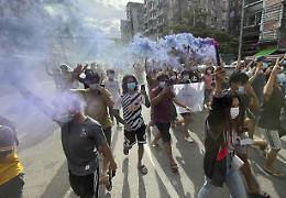 Birmania: arrestata l'ex ambasciatrice britannica