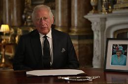 Il discorso del re, Carlo III ai suoi sudditi: «Vi servirò per tutta la vita»