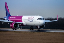 Volo Wizzair Roma-Catania rientra in pista poco dopo il decollo