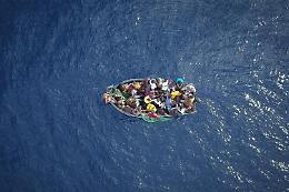A Lampedusa recuperato il cadavere di un migrante