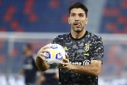 Buffon: "La Juventus è sempre da temere, ma il Napoli vola"