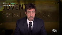 Crozza-Agnelli spiega perché è stato fatto fuori dalla Juve: «Sono l'Agnelli sacrificale»