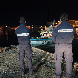 Lampedusa, sequestrato peschereccio maltese sorpreso a pescare nelle acque italiane