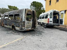 Gela, incendiato il furgone di una associazione che assiste i disabili