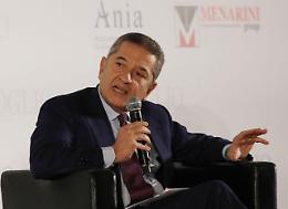 Bce: Panetta cita Battisti, non guidiamo a fari spenti