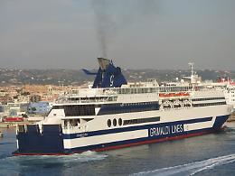 Ragazza catanese: «Io violentata sul traghetto». Sotto accusa l'addetto alle cabine della nave