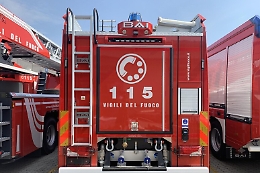 Pullman prende fuoco: paura lungo l'autostrada Palermo Catania