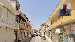 Cantastorie 72enne aggredito alle spalle dopo un battibecco