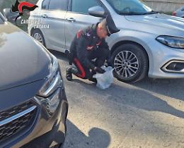 Catania, in corso Indipendenza con la marijuana nel sacchetto: denunciato pregiudicato di Paternò