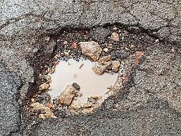 Donnalucata (Scicli), Scimonello: "Troppe le buche pericolose"