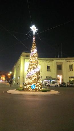 Ragusa, accese le luminarie natalizie