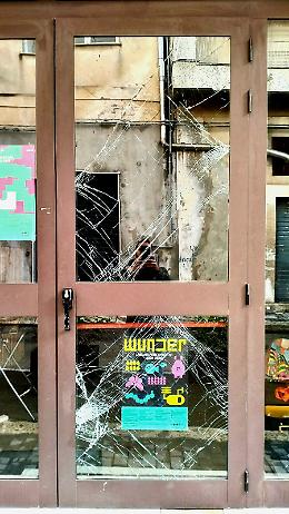 Vittoria, ladro scardina la porta di un laboratorio teatrale per portare via un cellulare