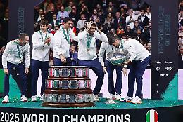 Coppa Davis, l'Italia rompe "l'insalatiera" durante la premiazione