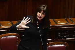 L'Università di Bologna nega un corso per militari, l'ira di Meloni e l'intervento della ministra Bernini: «Si farà»
