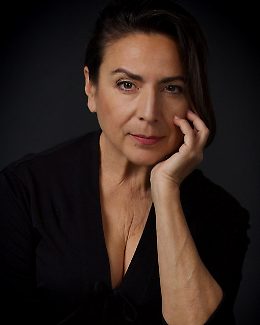 Femmine vaganti: il femminile tra carezze, abbracci e profumo di torta