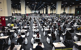 Ingresso a Medicina, la ministra Bernini tratta con gli studenti e si dice disponibile a rivedere il "semestre filtro"