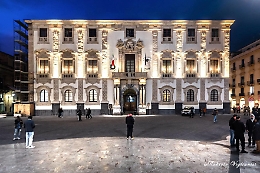 Se l&rsquo;host &egrave; pure capo di gabinetto del sindaco,  M5S e Pd chiedono conto al Comune di Catania  