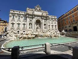 Fontana di Trevi per i turisti sar&agrave; a pagamento: ticket di due euro per poterla ammirare