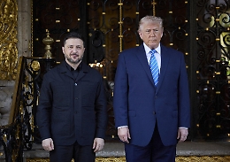 Trump ottimista dopo Mar-a-Lago: "accordo vicino" con Zelensky, il Donbass resta un nodo