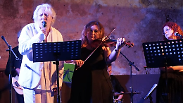 Medioevo in scena: storie, musica e ironia tra luce e ombra