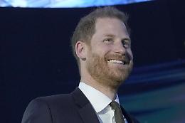 "Far&ograve; sempre parte della Royal Family": il principe Harry, la pace fredda e i sorrisi a met&agrave; con Re Carlo