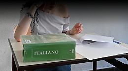 Vendeva le soluzioni della maturit&agrave; in chat, perquisita 22enne messinese