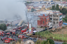 Il crollo di Pistunina, parla l&rsquo;avvocato dei titolari del bazar cinese: &laquo;Vibrazioni nei giorni precedenti&raquo;