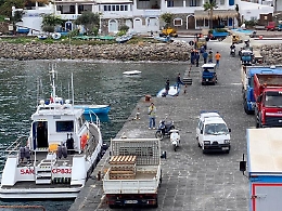 Panarea: auto elettrica finisce in mare, attimi di paura ma nessun ferito