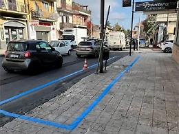 Strisce blu a Mascalucia, polemiche sulla segnaletica