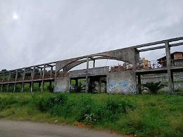 Lo scheletro in cemento &egrave; una ferita mai rimarginata